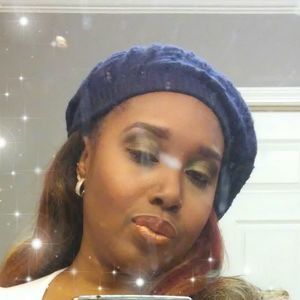 Meet your Posher, Latoya